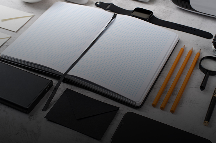 ¿Cuáles son los materiales de portada y papel de los cuadernos?